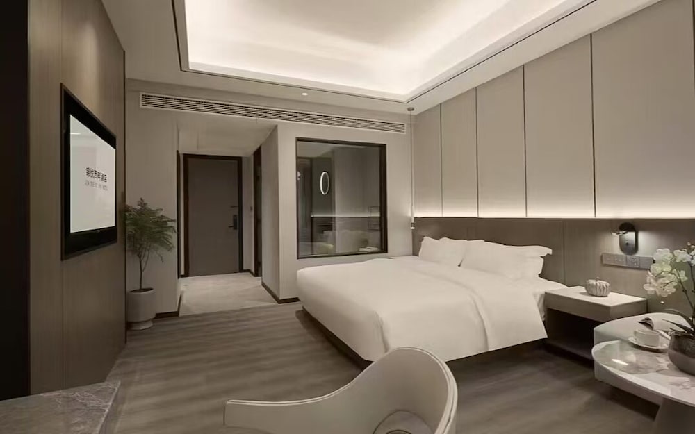 Honeymoon Room, Park View