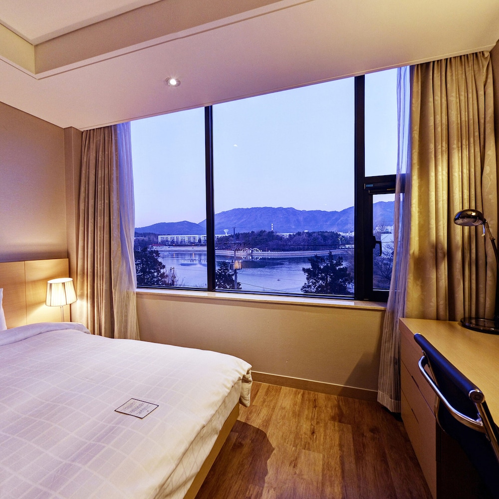Grand Double Room, City View, Lakeside
