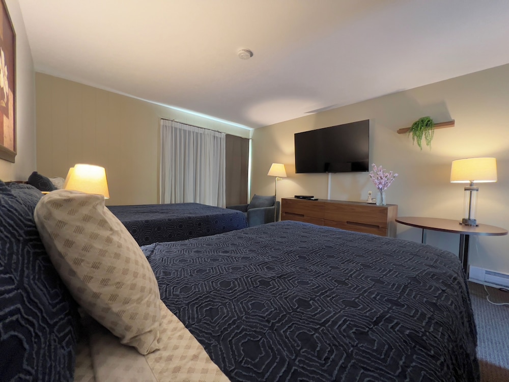 Premier Room, 2 Queen Beds, Kitchenette, Ground Floor photo 2