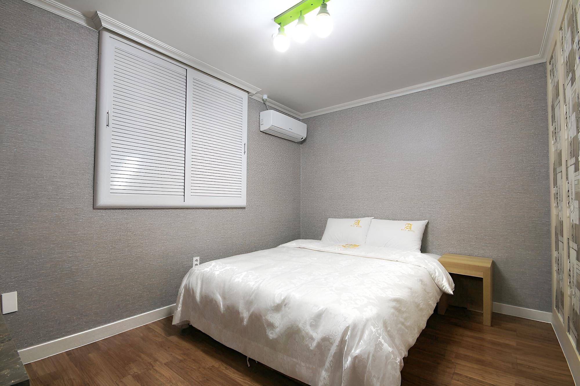 Room (Standard Room) - Photo 9