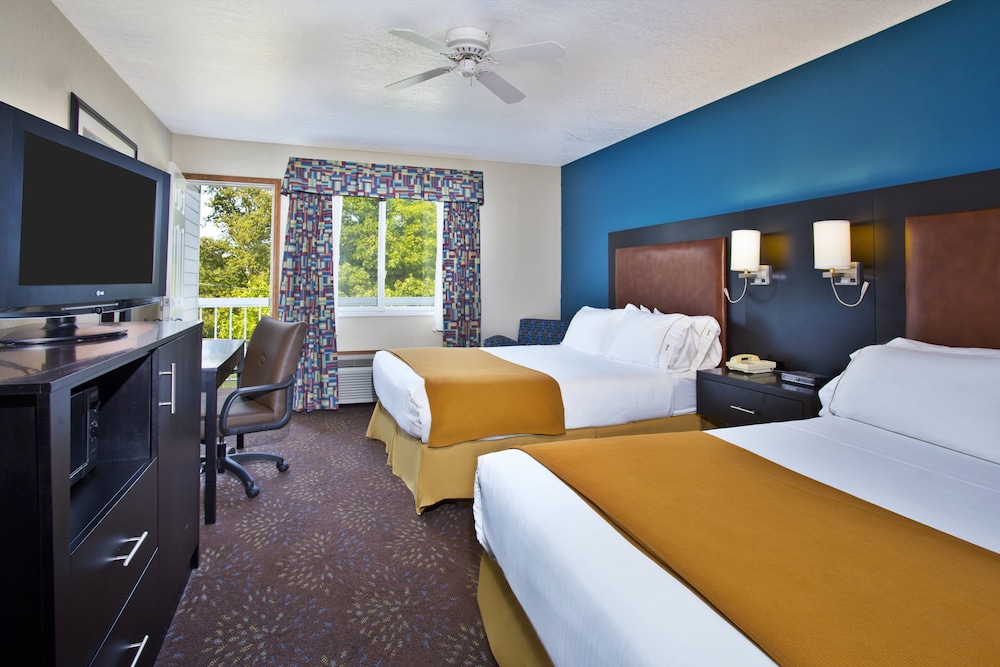 Suite, Multiple Beds photo 3