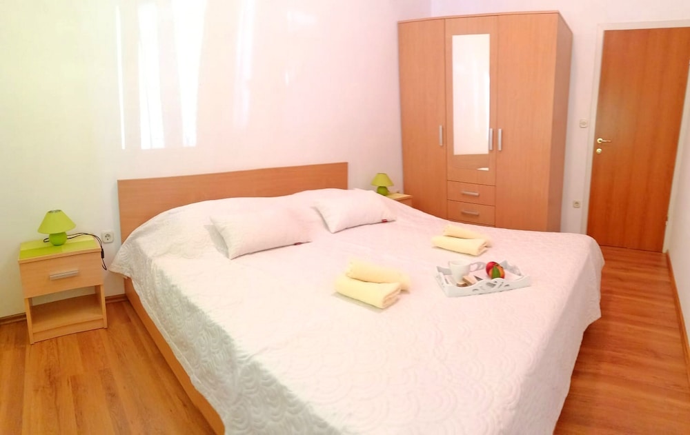 Apartment (Two Bedroom Apartment -Terrace and Se) photo 3