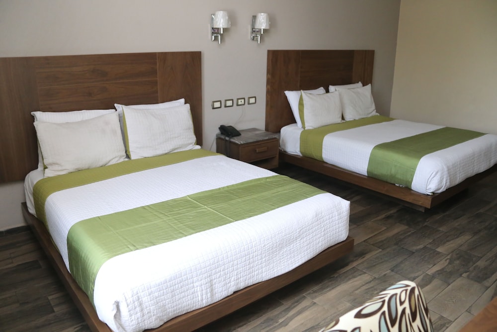 Executive Quadruple Room - Photo 2