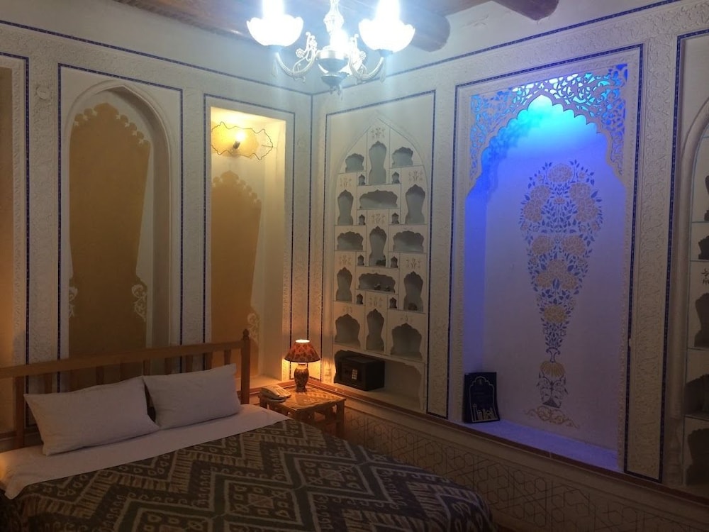 Deluxe Double or Twin Room photo 3