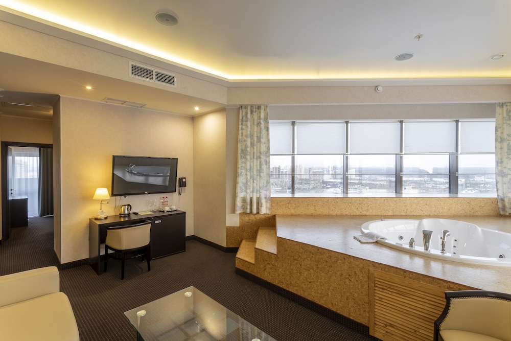SPA Senior Suite