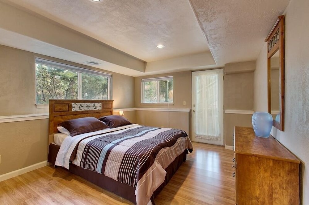 House, 5 Bedrooms photo 3