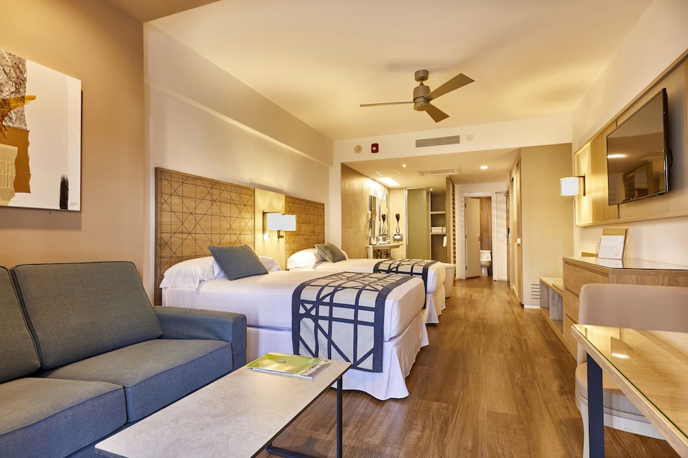 Junior Suite, Connecting Rooms (l)