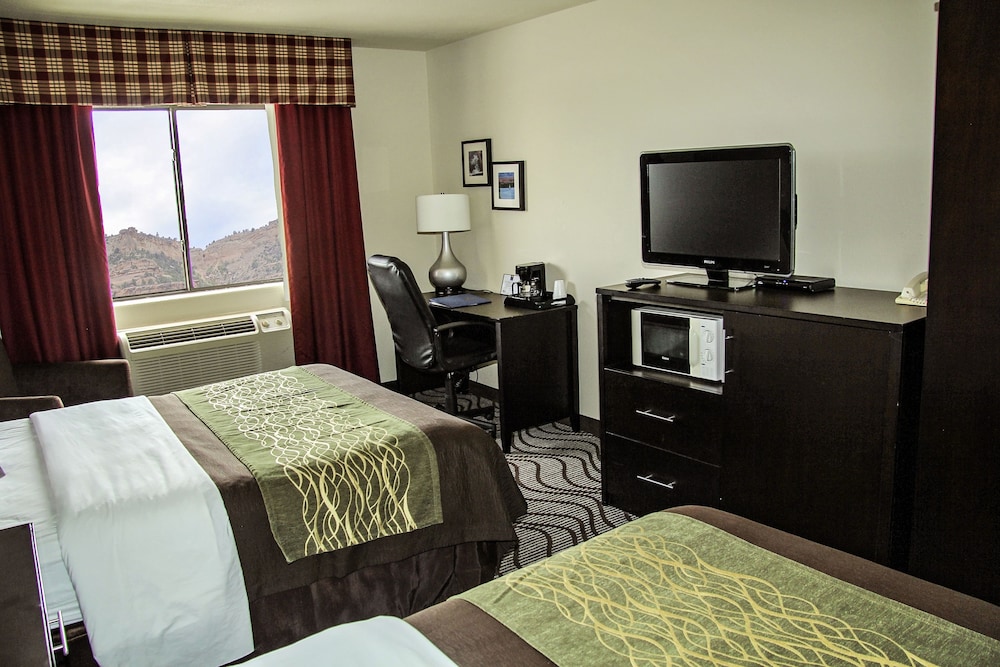 Standard Room, 2 Queen Beds, Non Smoking (pets allowed) - Photo 2