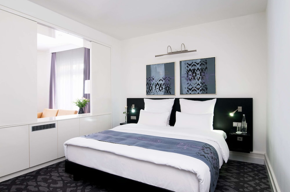 Superior Double Room, 1 King Bed (Plus) - Photo 9