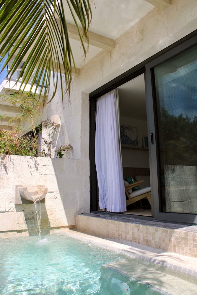 Holbox Plunge Pool suite - Photo 3