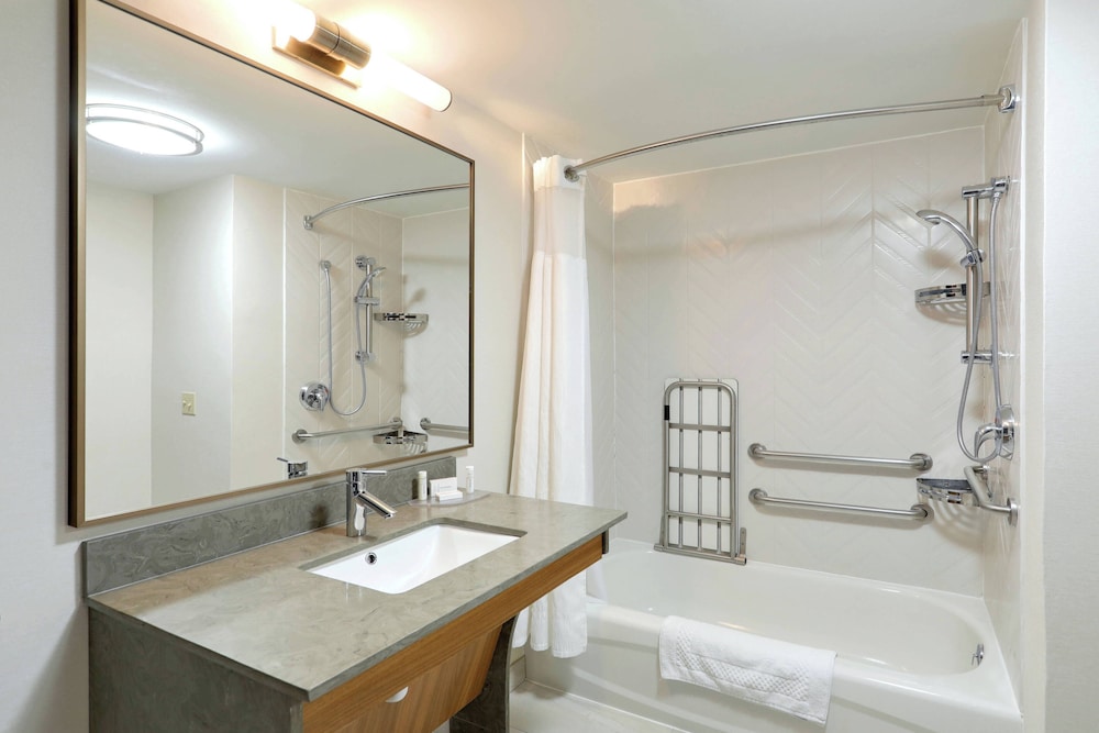 Executive Studio, 1 King Bed with Sofa bed - Photo 3