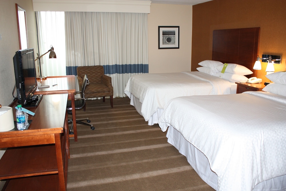 Room, 2 Queen Beds - Photo 2
