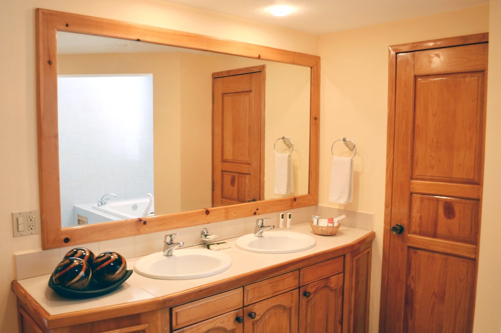 Three Bedroom Penthouse - Photo 12