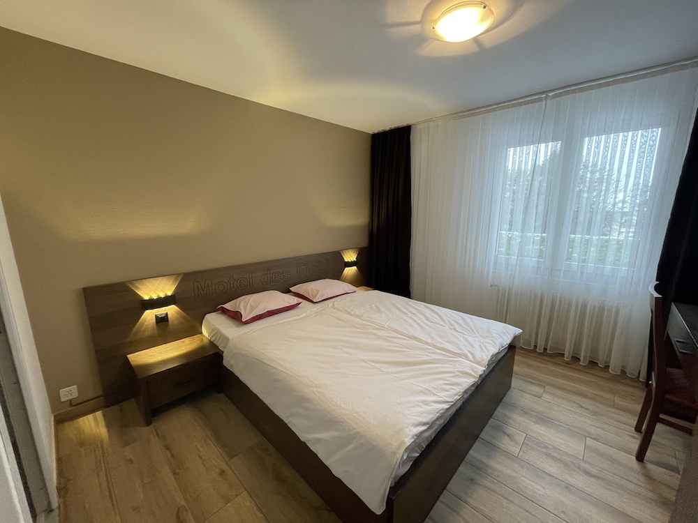 Economy Room, 1 Queen Bed photo 1