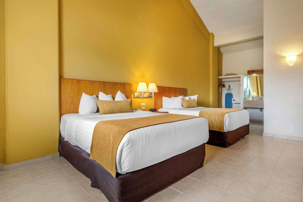 Suite, Non Smoking (2 Rooms, 2 Double beds with Sofa bed) - Photo 19