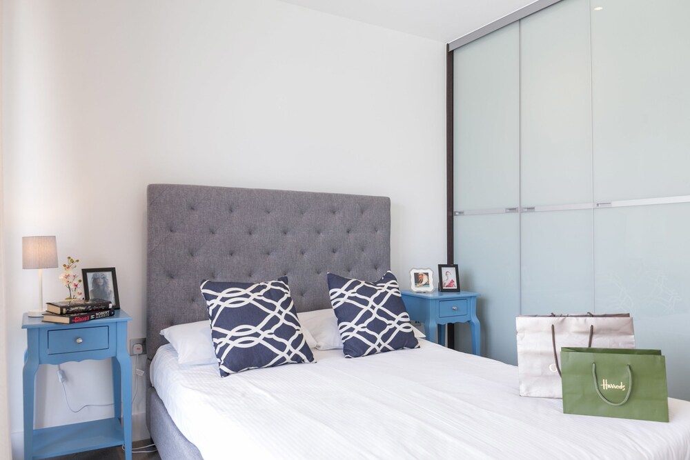 Deluxe One Bedroom Apartment with Balcony photo 1