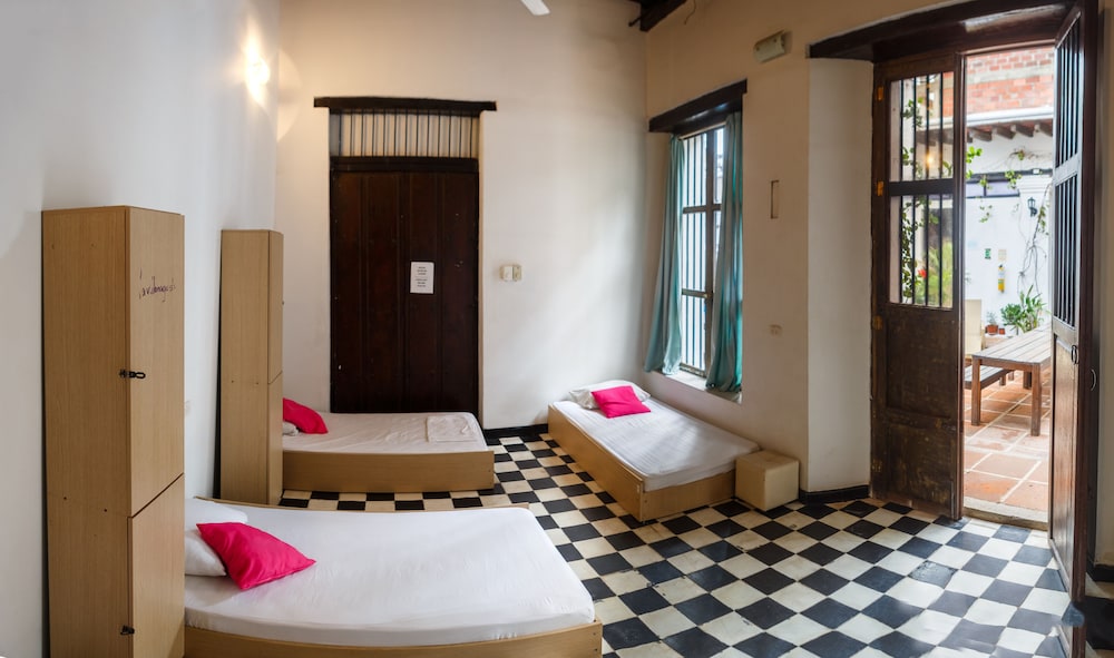 Standard Shared Dormitory, Women only, Shared Bathroom photo 1