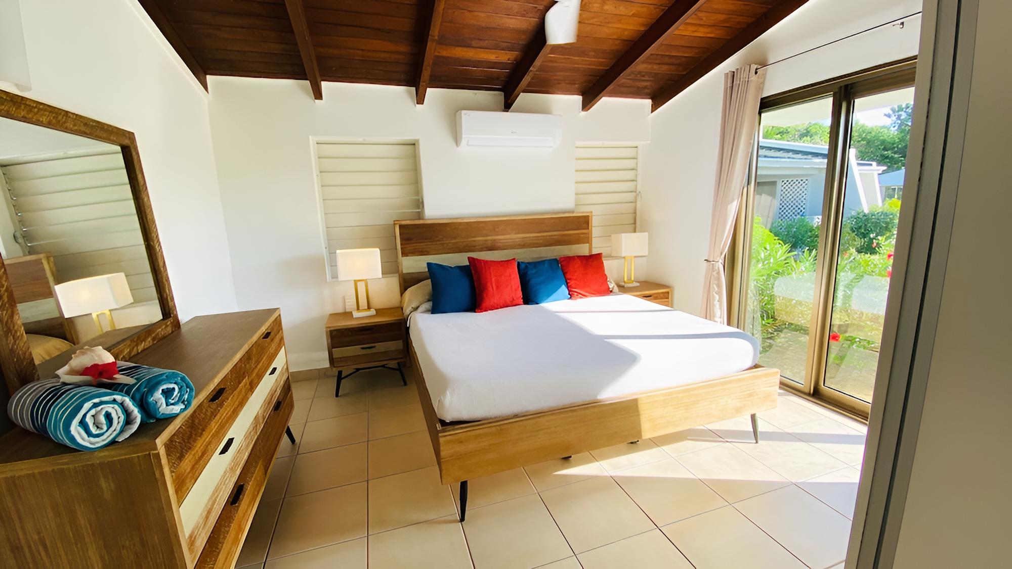 Luxury Studio, 1 Bedroom, Kitchenette, Beachside photo 1