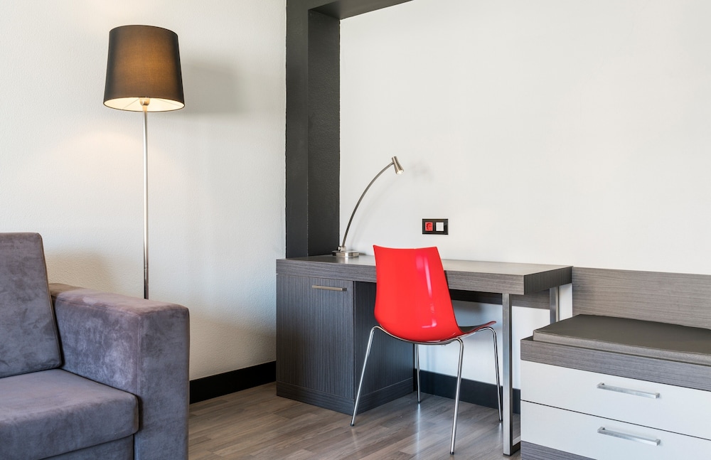 Premium Room - Photo 5