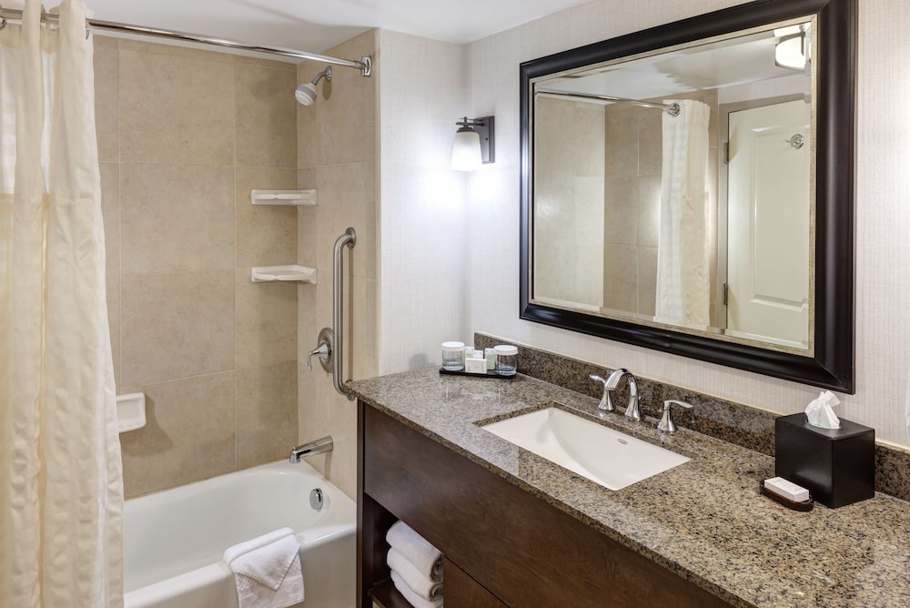Suite, Multiple Beds, 2 Bathrooms - Photo 6