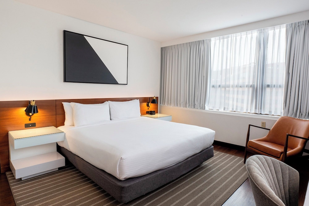 Executive Suite, 1 King Bed - Photo 1
