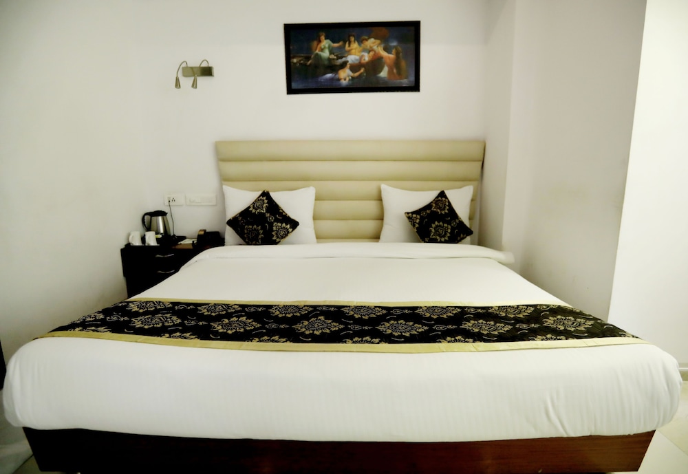 Superior Double Room, Refrigerator, City View photo 3