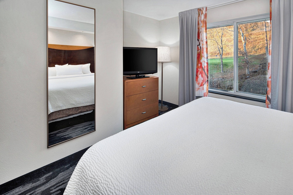 Executive Suite, 1 King Bed with Sofa bed - Photo 1