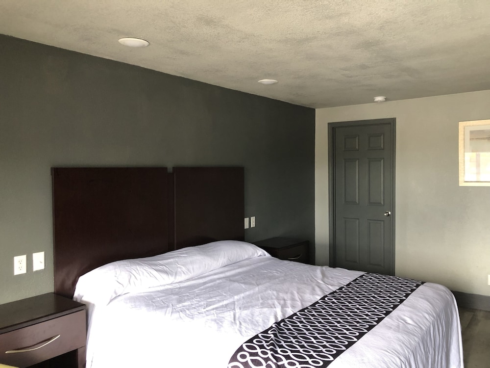 Room, 1 King Bed - Photo 1