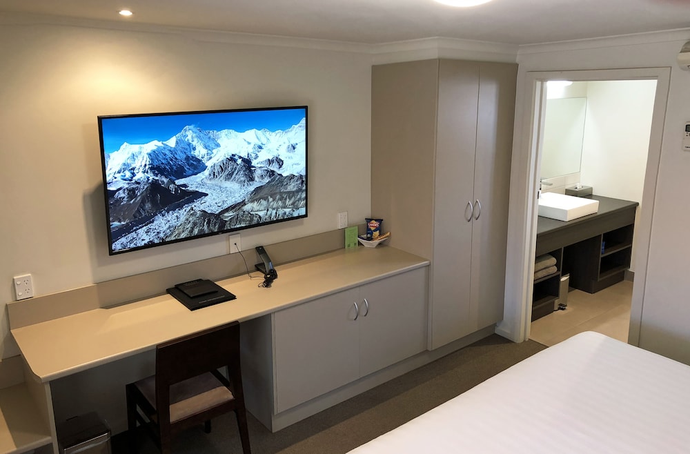 Executive Room, 1 King Bed, Ensuite photo 3