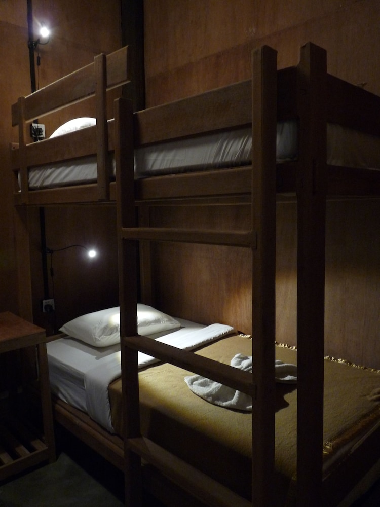 North Mix Dormitory room photo 3