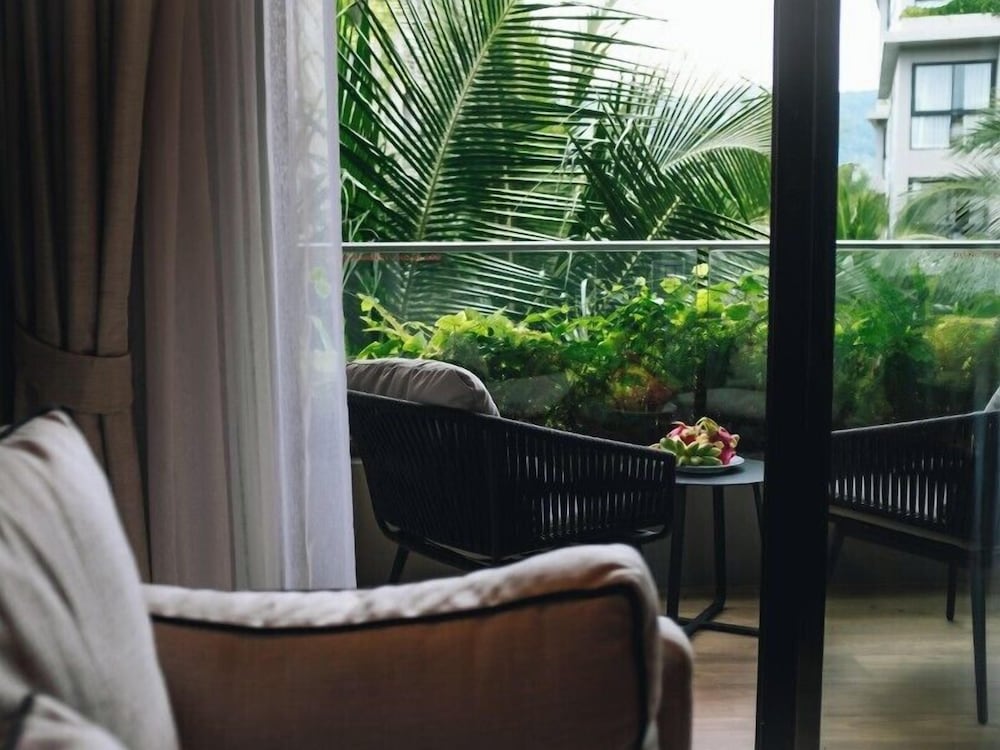 Deluxe Suite, Balcony, Pool View