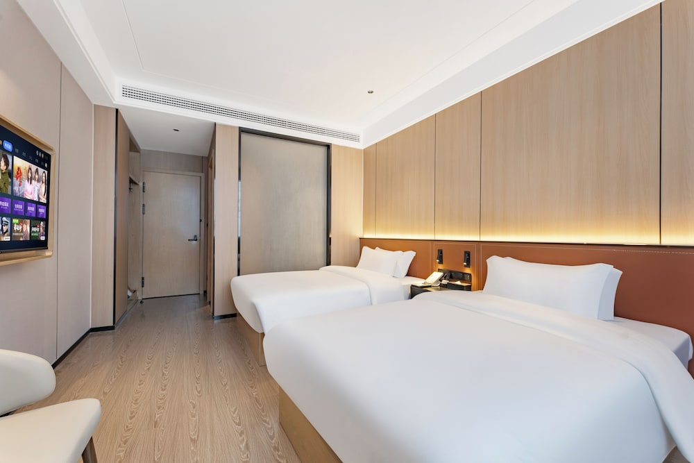 Standard Twin Room, City View