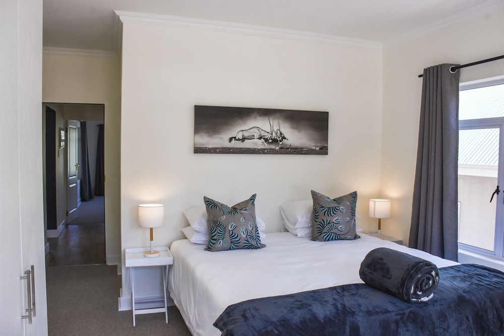 Luxury House photo 1
