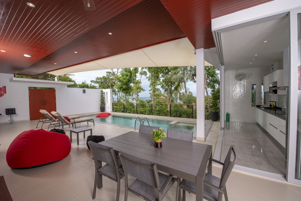 2-Bedroom Villa with Partial Sea View photo 2