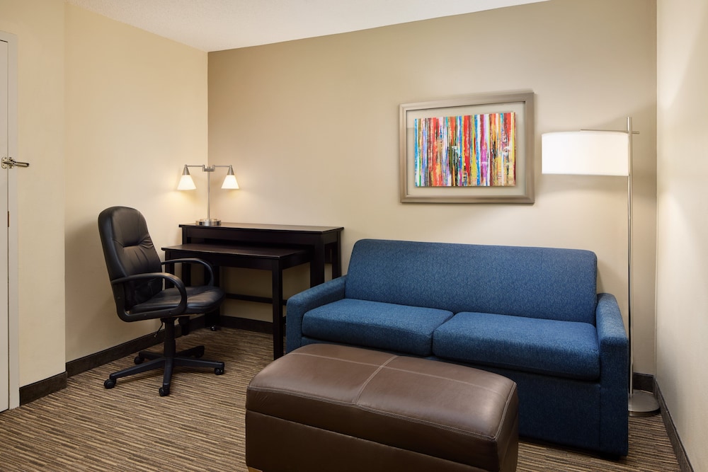 Room, 2 Double Beds, Accessible (Communications, Roll-In Shower) - Photo 6