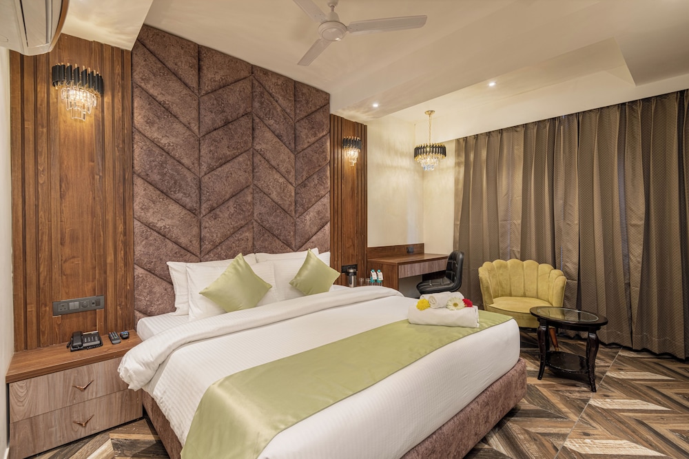 Deluxe Room - Photo 6