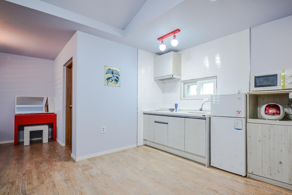 Basic Room, 1 Bedroom (Spiderman (1F/Private BBQ)) - Photo 9