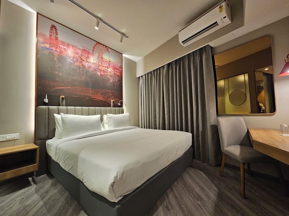 Deluxe Double or Twin Room