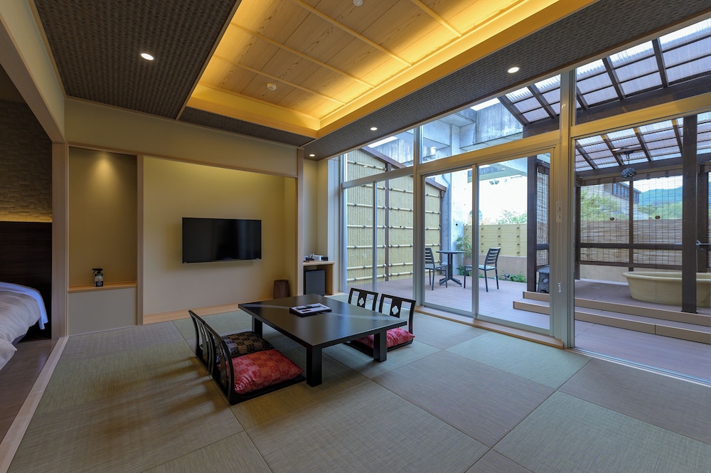 Japanese-Western Style Room NAYOTAKE with Open-Air Bath - Photo 3