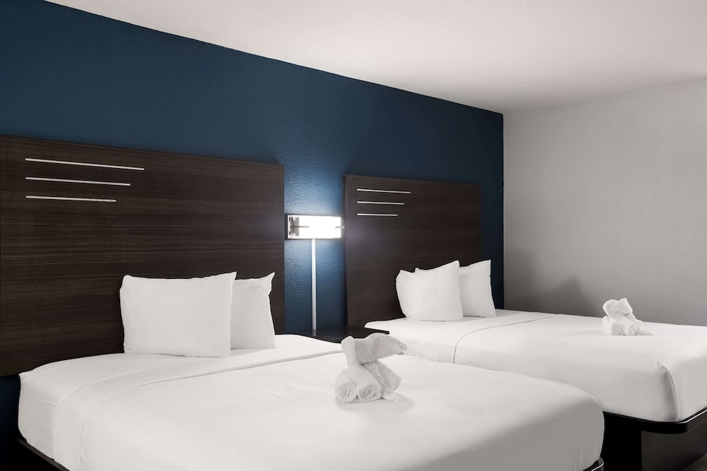 Standard Room, 2 Double Beds, Non Smoking photo 1