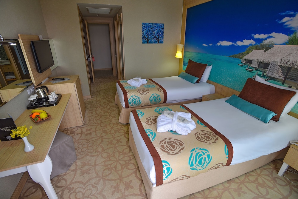 Standard Twin Room - Photo 2