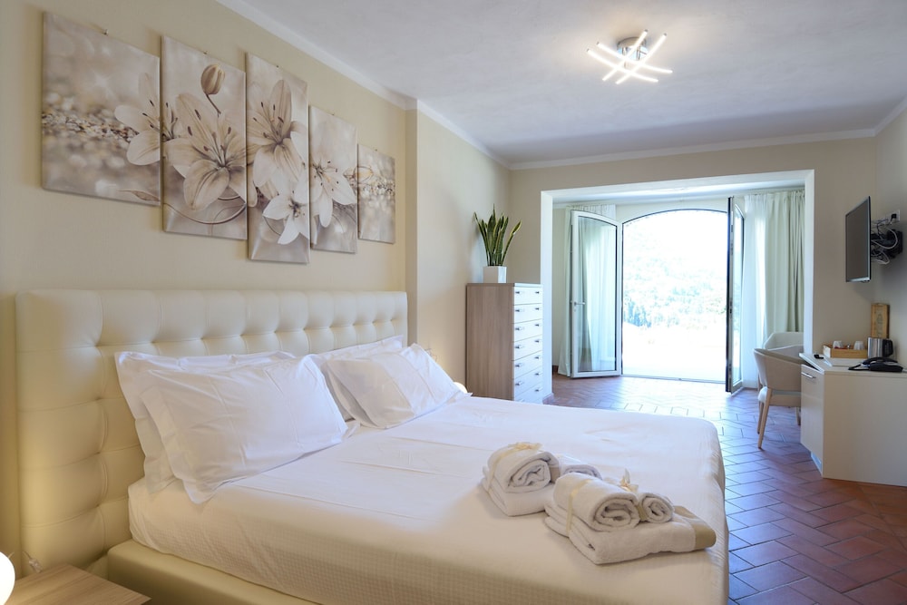Panoramic Double or Twin Room, Lake View (Junior Suite - Iris)