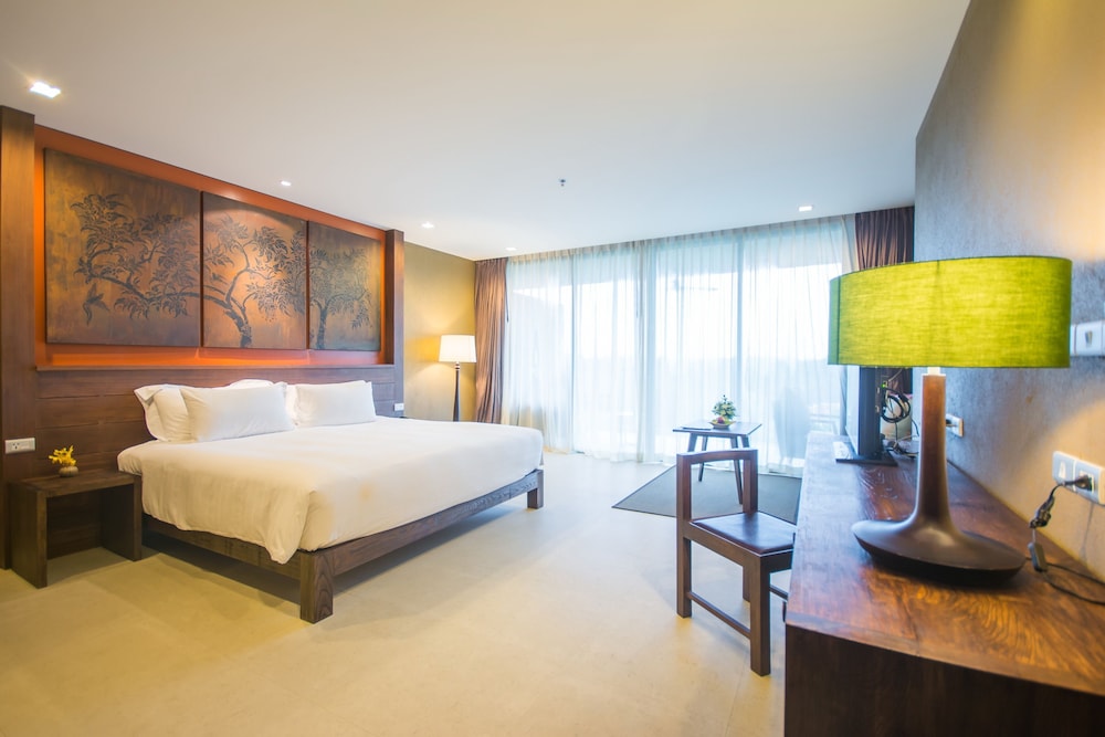 Grand Deluxe Room - Photo 8