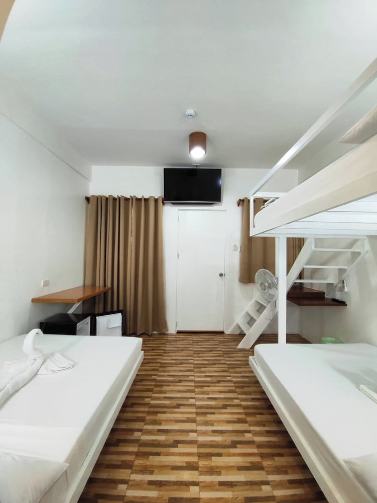 Family Studio, Multiple Beds, Balcony, Garden View