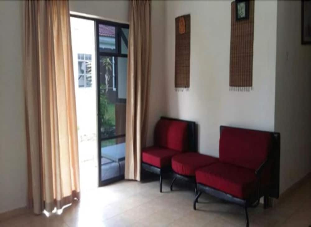 4-Bedroom Villa, 963