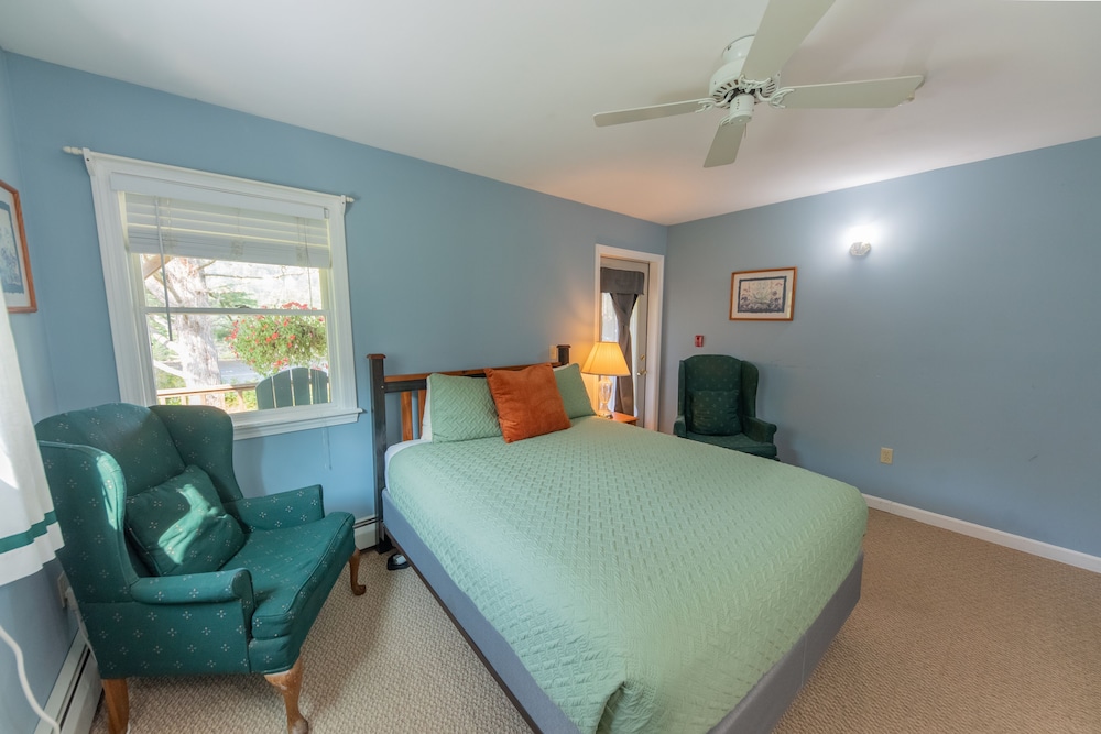 Room, 1 Queen Bed, River View, Ground Floor photo 1