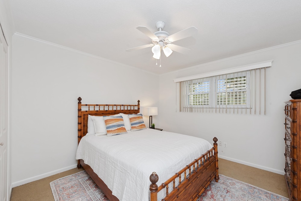 House, 2 Queen Beds (Beach Bungalow)