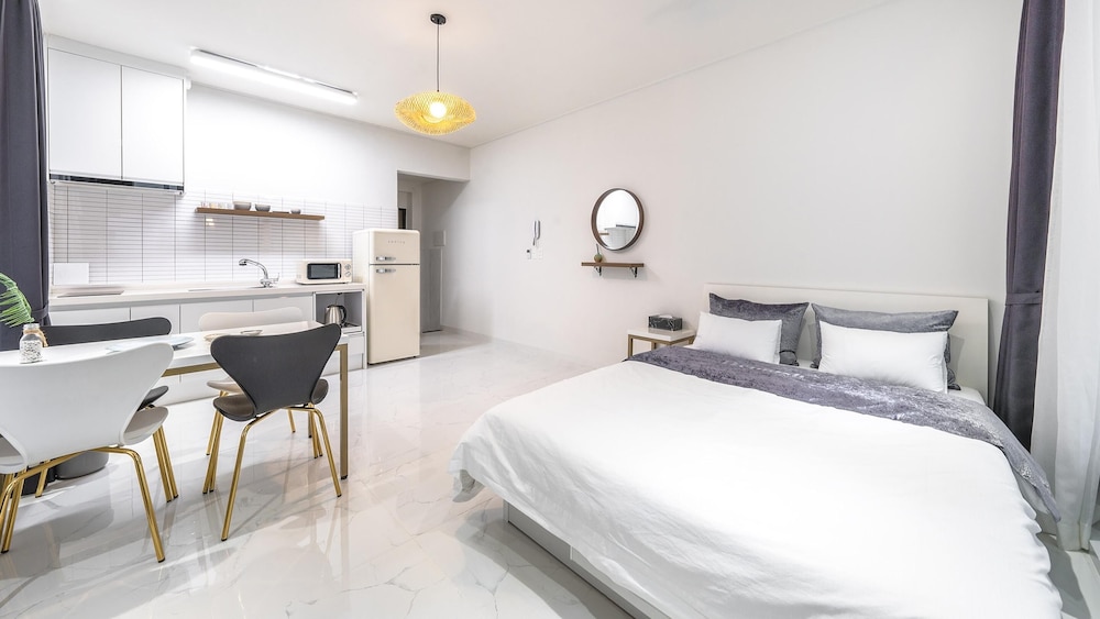 Basic Room, 1 Bedroom (2F oceanview terraceroom (201)) - Photo 5