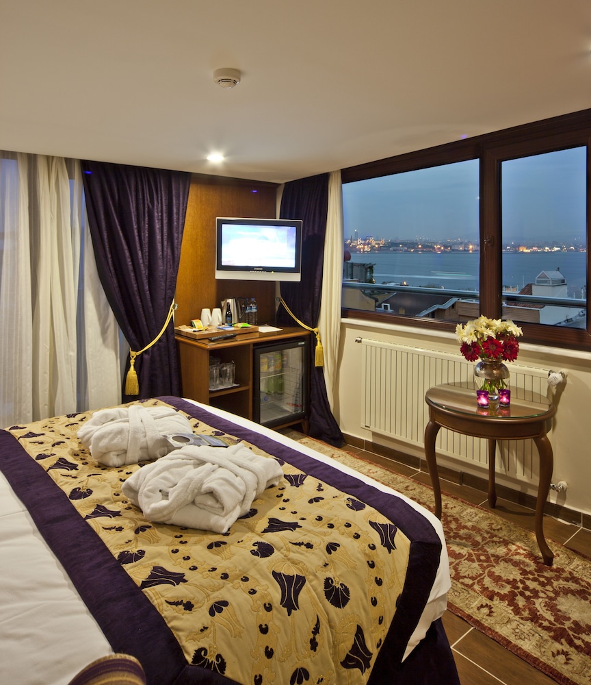 Executive Room with Balcony, Sea view or Hagia Sophia view photo 3