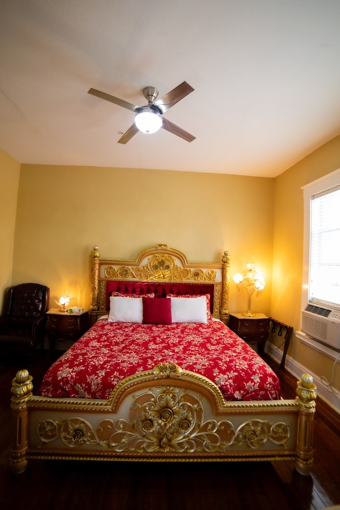 Romantic Room, 1 King Bed (Floral) Second floor